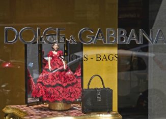 Compra en Dolce & Gabbana y contribuye al premio ‘Mujeres de Éxito’ 2017